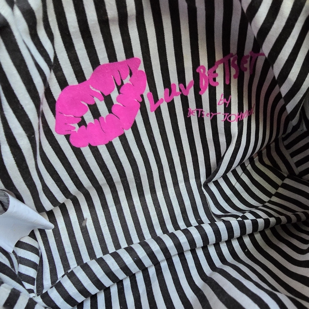Luv Betsey Fushcia Pink Quited Mini Barrel Bag - Picture 4 of 7